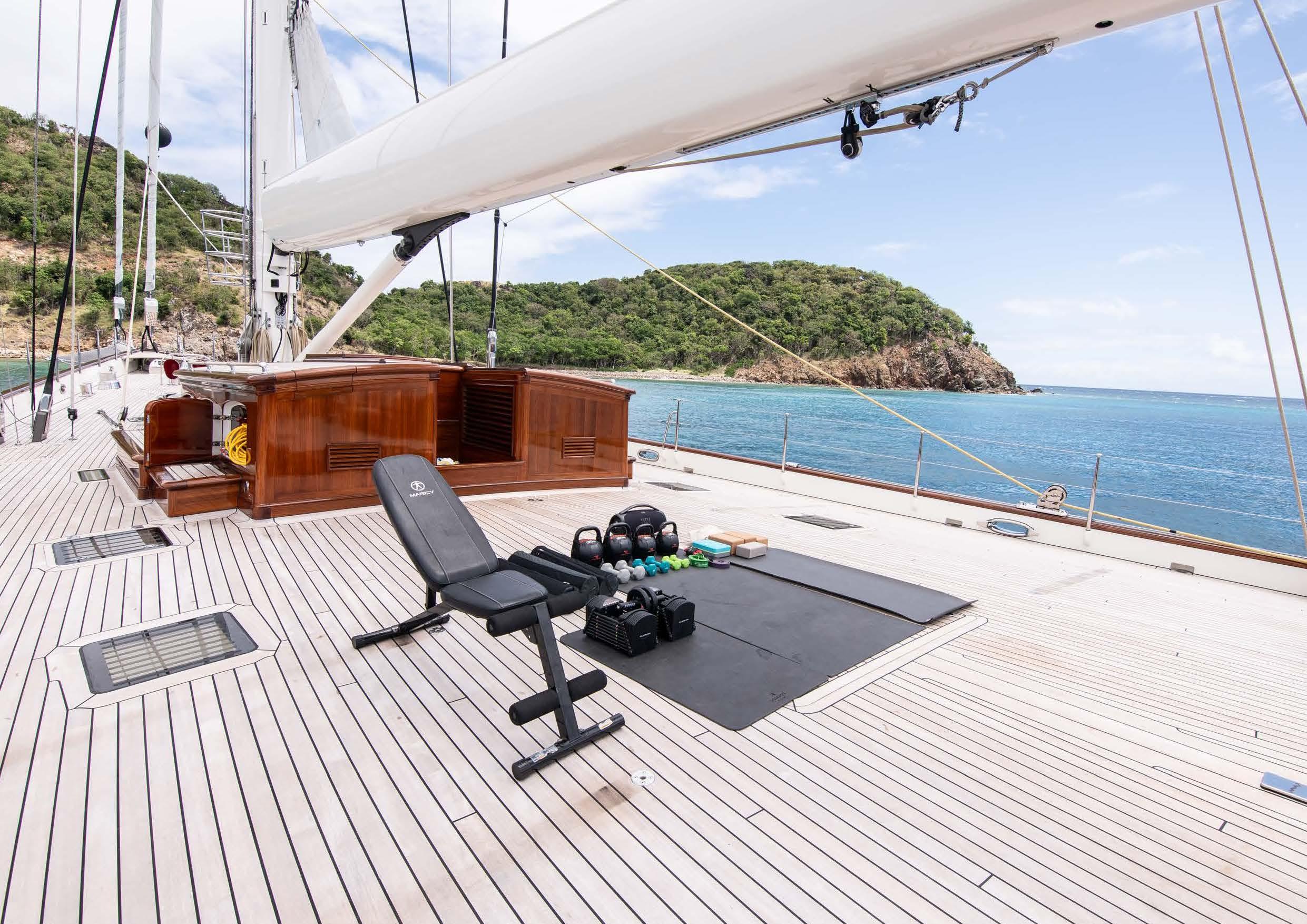 ATHOS_06_Exterior-living_Athos_-_For_Charter_2024_Page_20_Image_0001-T46ekk8X