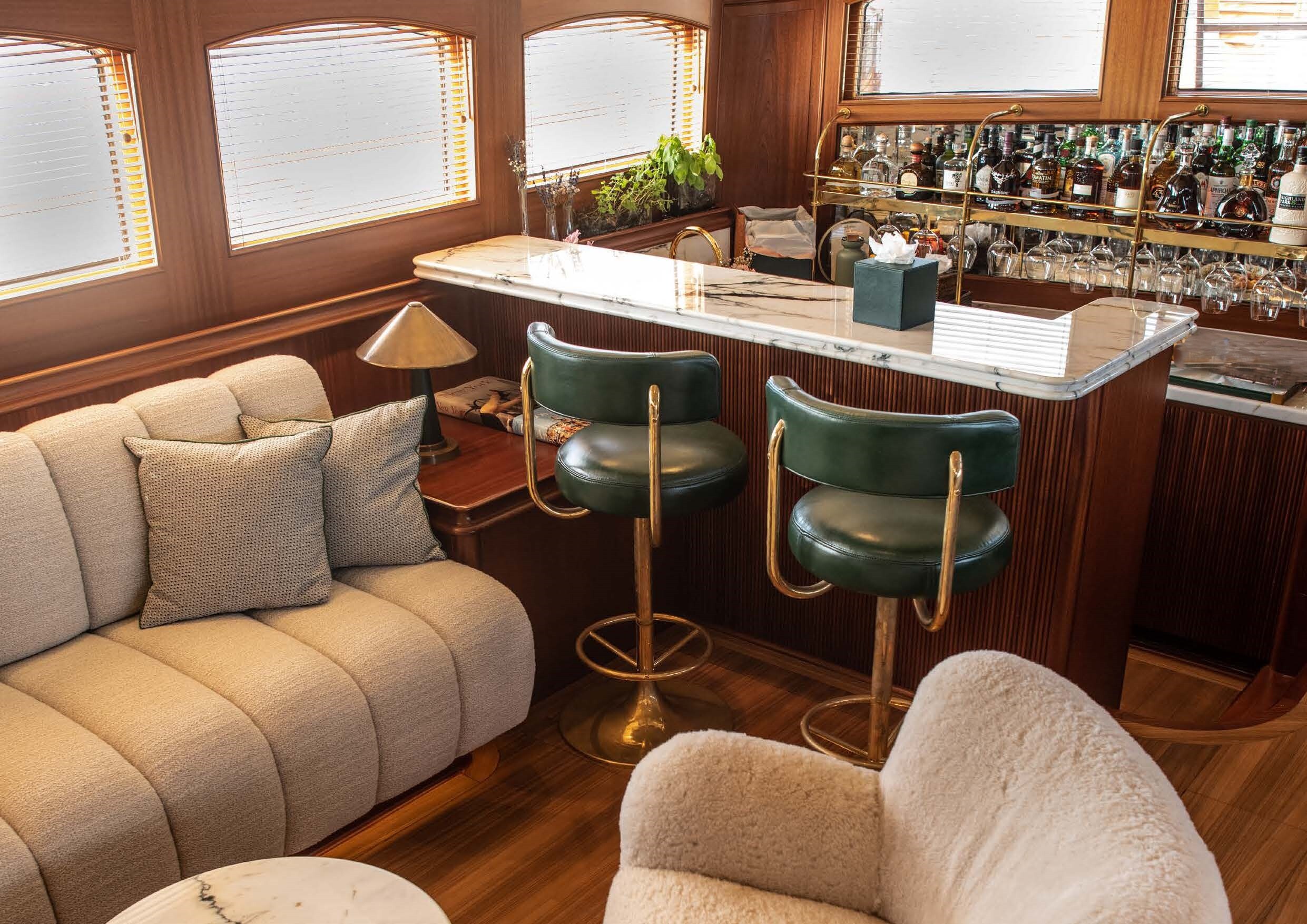 ATHOS_10_Main-salon-dining-room_Athos_-_For_Charter_2024_Page_05_Image_0001-4vpaUmz5